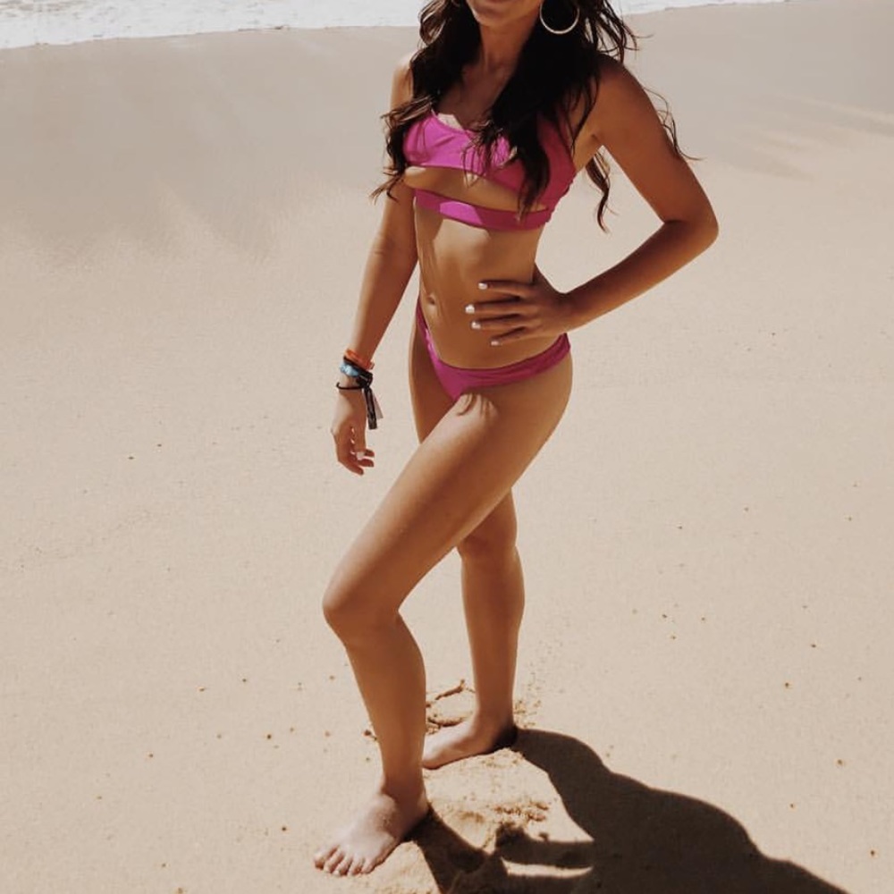 underboob bikini